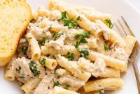 Slow-Cooker Chicken Alfredo Recipe That Melts in Your Mouth
