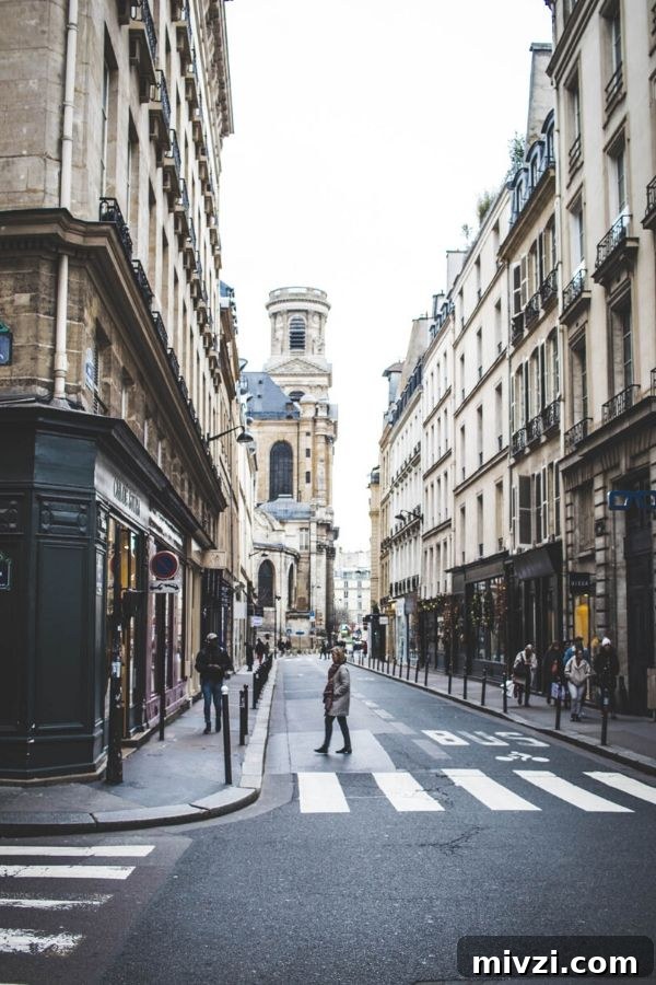 Paris travel tips - walk around this neighbourhood of Paris (Saint Germain des Près & Saint Sulpice)