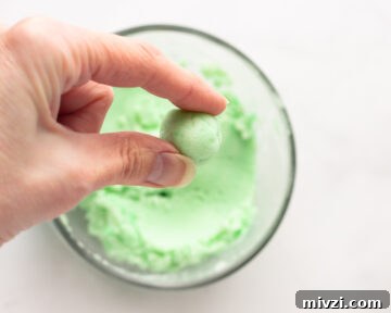Keto Buttercream Mints: Low-Carb Peppermint Candy Recipe 10 Form small balls with the dough.