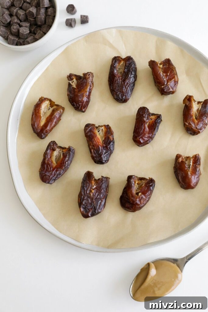 Chocolate-Covered Dates Stuffed with Strawberries for Parties 5 Chocolate Strawberry Covered Dates process photo by Flora & Vino