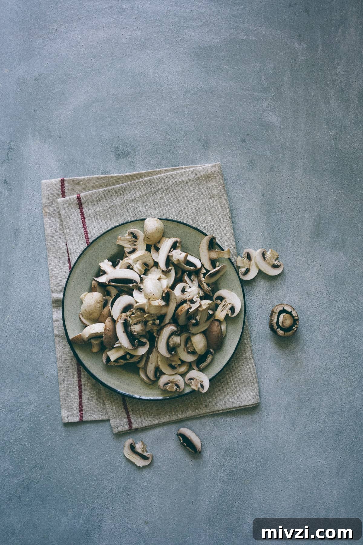 Crispy Mushroom Fillo Cigars: Savory Baked Appetizer Recipe 4 sliced button and swiss brown mushrooms