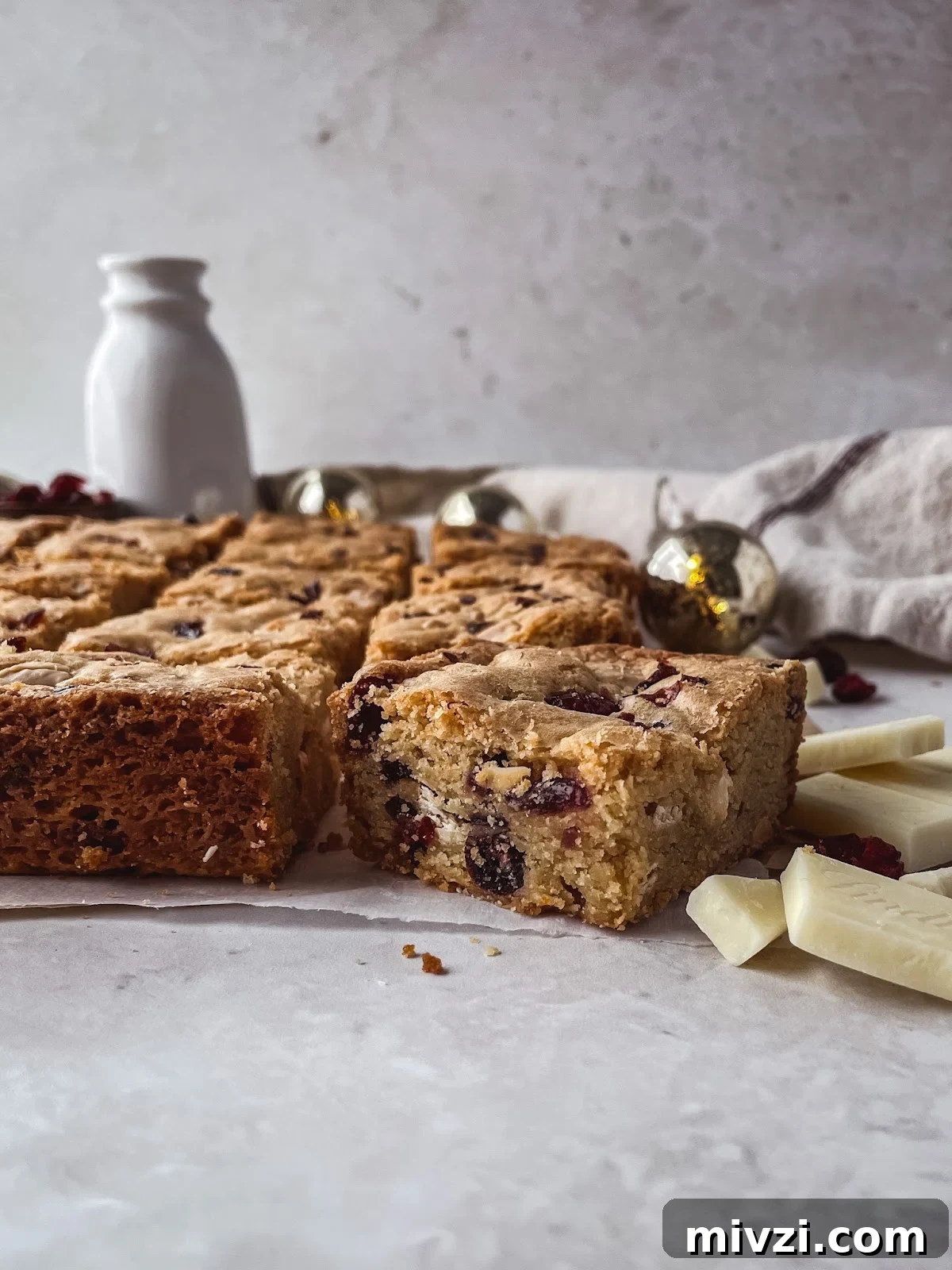 White Chocolate Cranberry Blondie Bars: Soft, Chewy Recipe 5 img 69 4