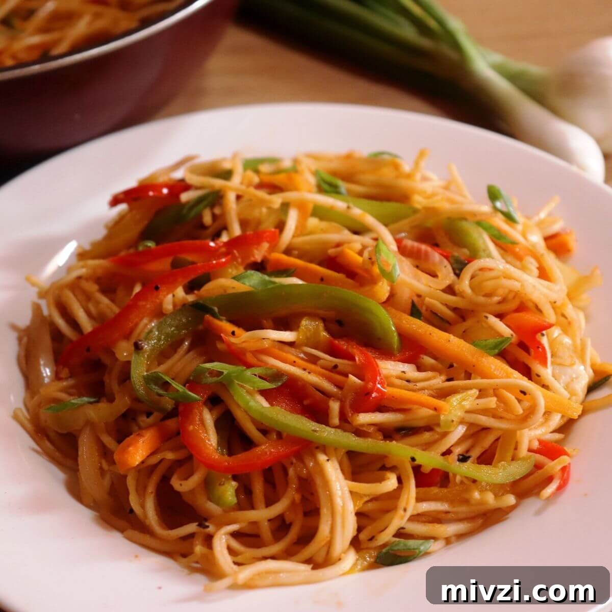 Simple Vegetarian Spaghetti Marinara Recipe for Flavorful Dinners 3 spaghetti marinara served on a plate.